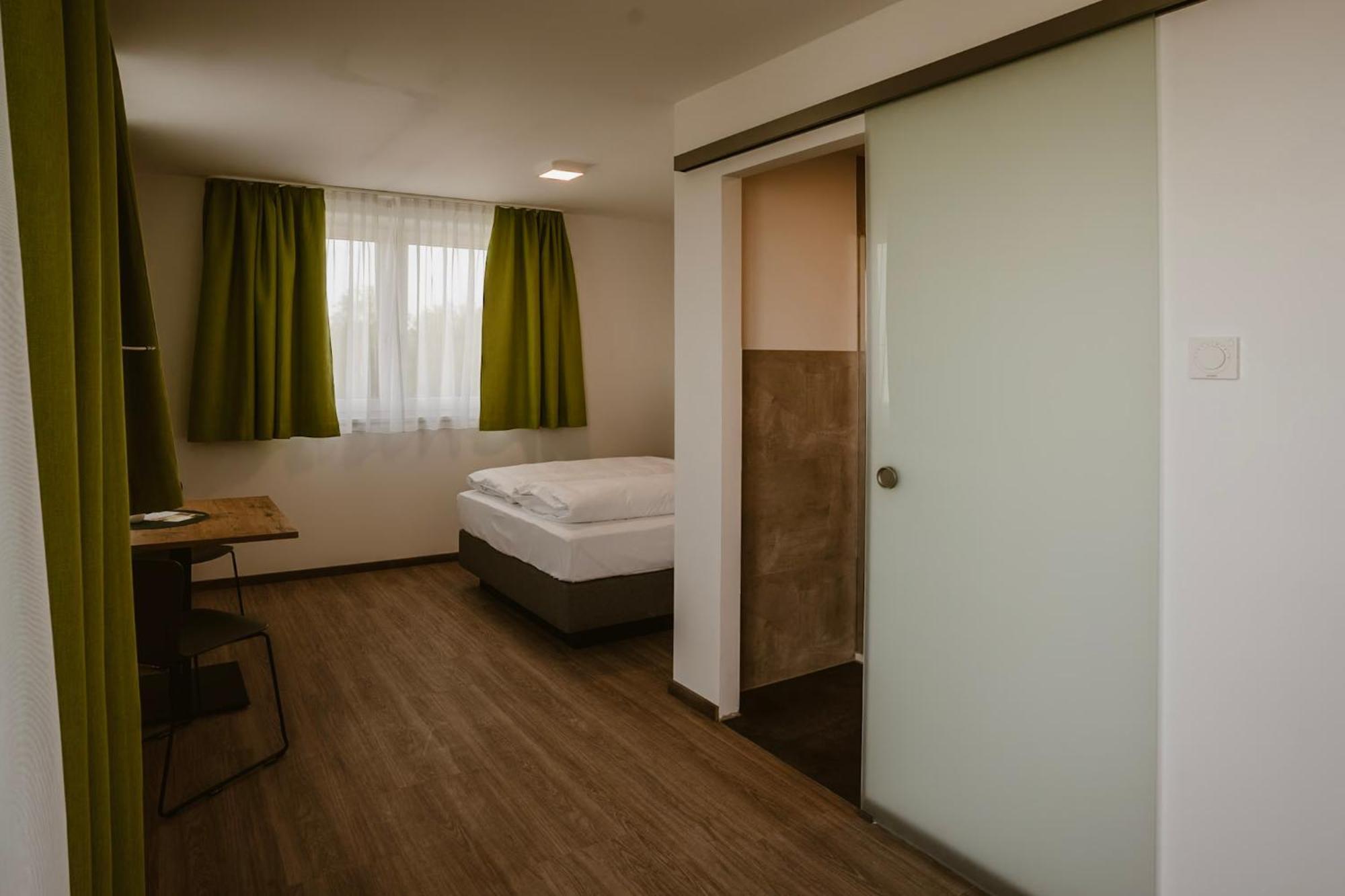 Motel Sleep Inn Toging am Inn Ngoại thất bức ảnh
